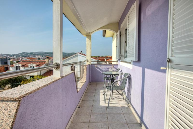 Studio with Balcony and Sea View image 3