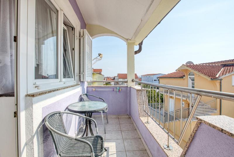 Studio with Balcony and Sea View image 4