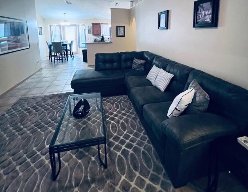 Master king suite Phoenix gem! - image 1