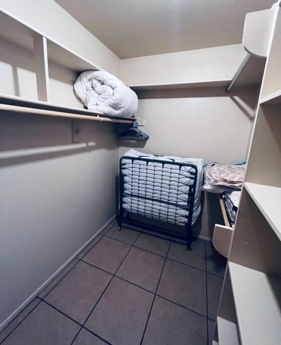 Master king suite Phoenix gem! - image 12