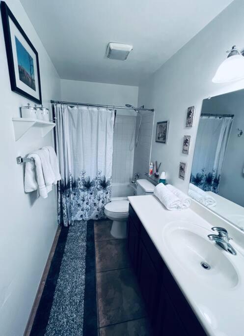 Master king suite Phoenix gem! - image 30