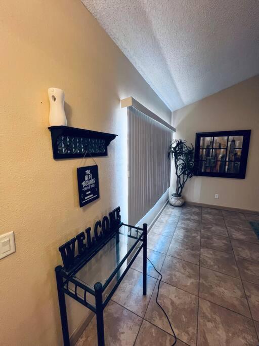 Master king suite Phoenix gem! - image 33