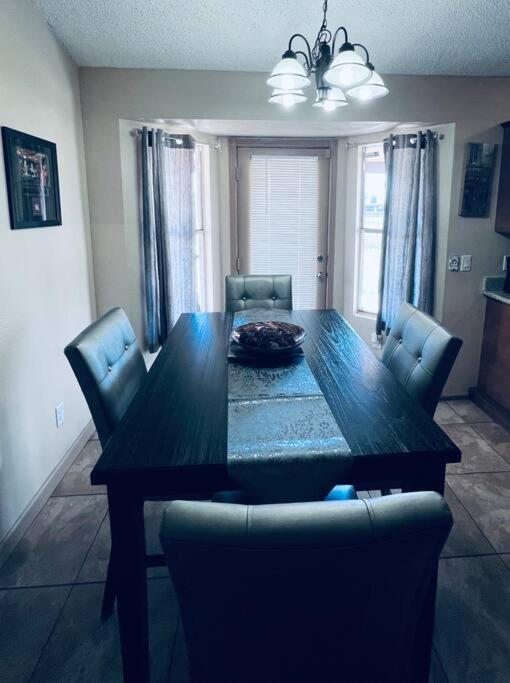 Master king suite Phoenix gem! - image 6