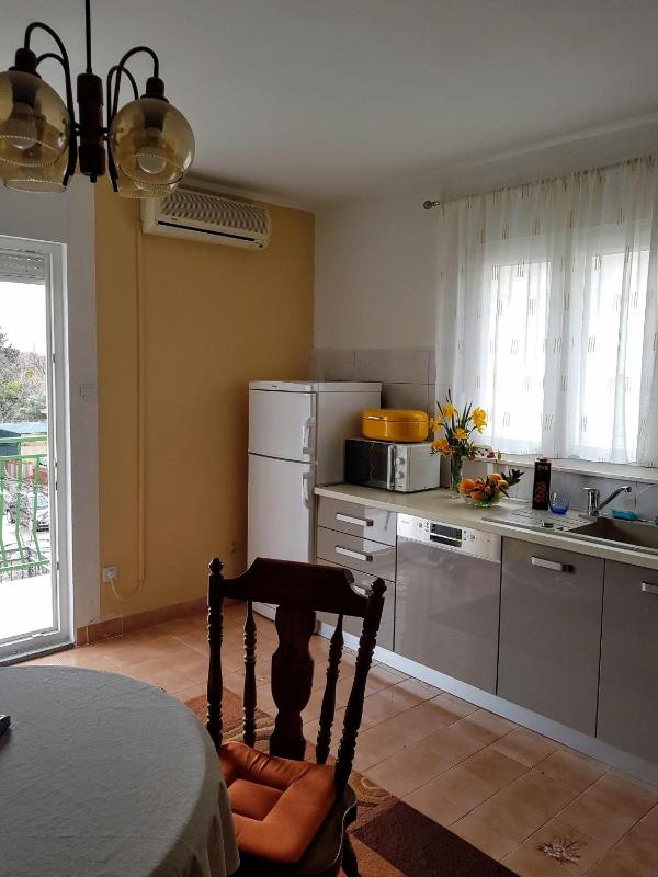 Three-Bedroom Apartment with Balcony image 4