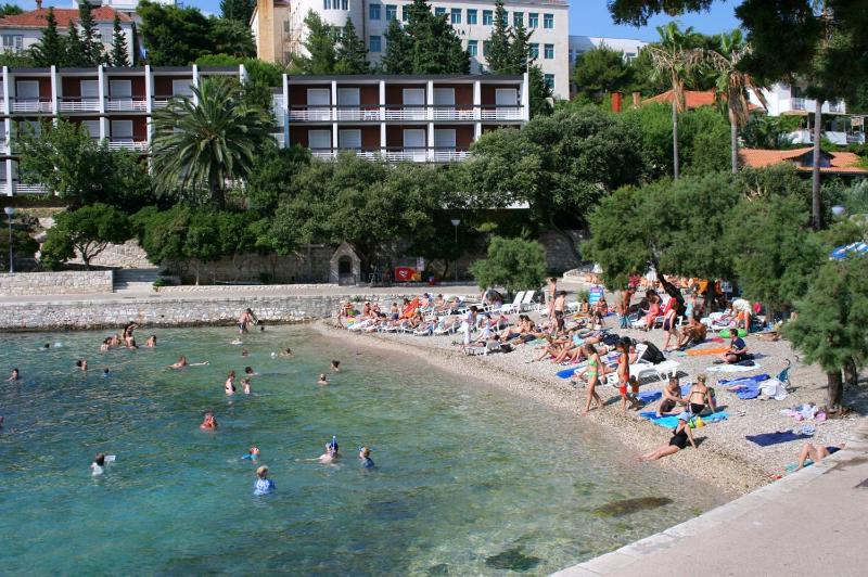 Apartments and rooms with WiFi Hvar - 20114 - image 9