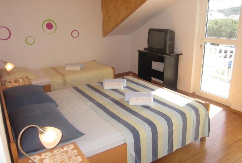 Apartments and rooms with WiFi Hvar - 20114 - image 15