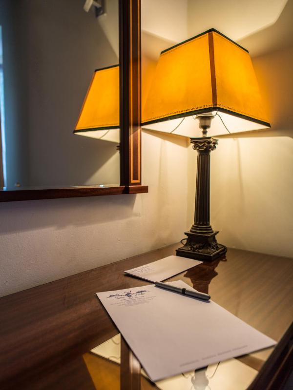 Triple Room with Garden View image 4