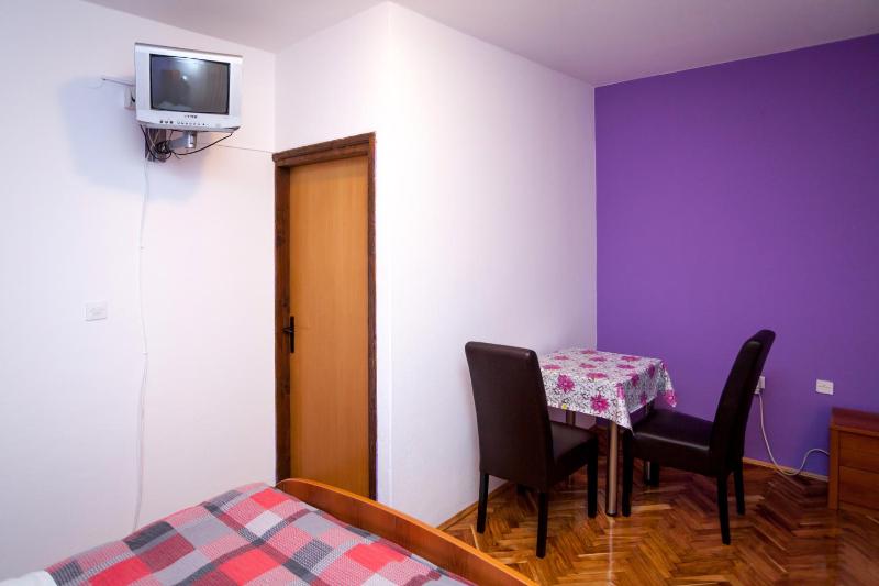 One-Bedroom Apartment (4 Adults) image 3