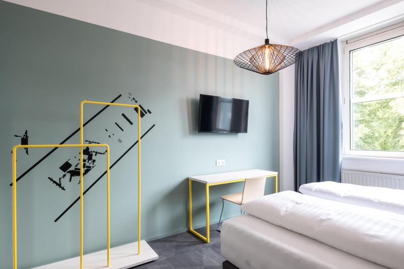 Double Room image 2