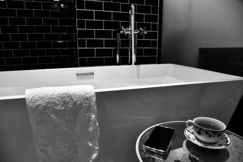 Noir Home - image 17