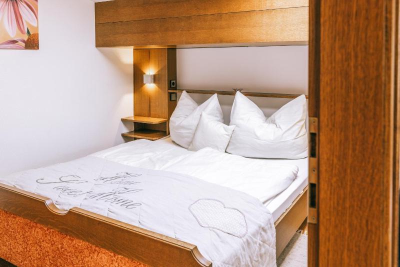 One-Bedroom Suite image 4
