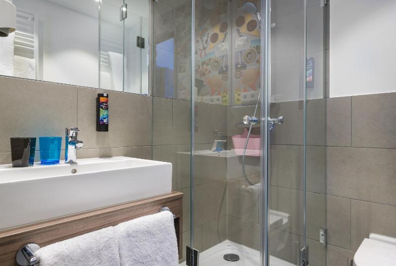 Standard Room image 3