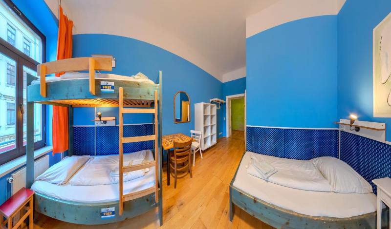 Quadruple Room with Shower image 2