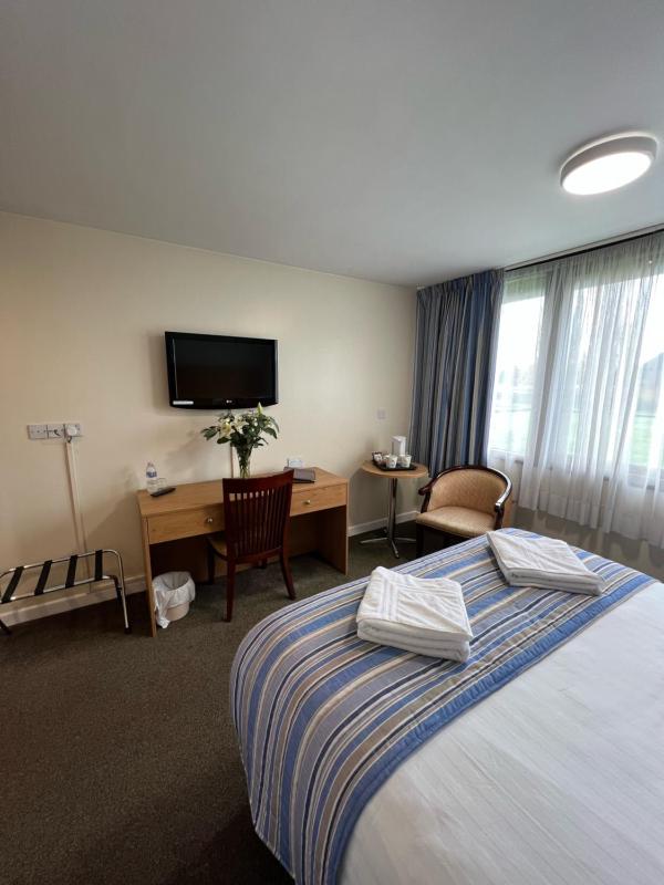 Double Room image 4
