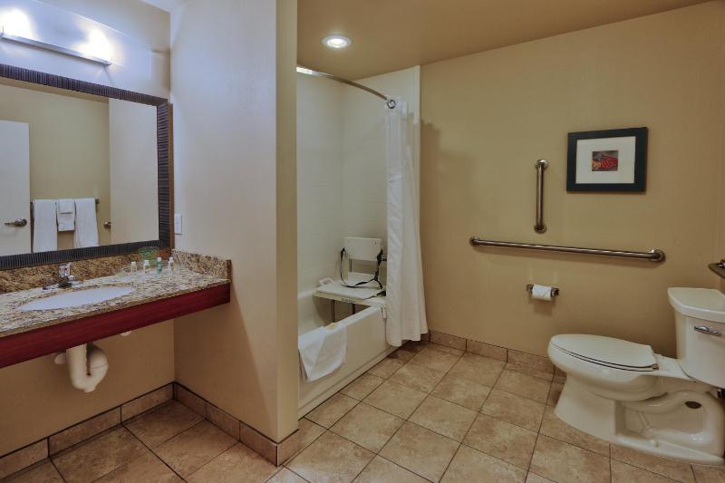 King Room - Mobility Access/Hearing Accessible image 2