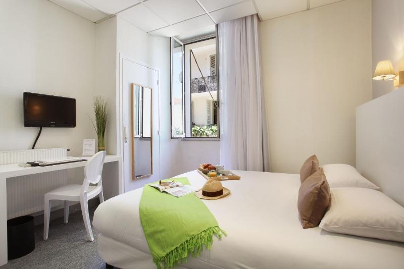 Standard Double Room image 1