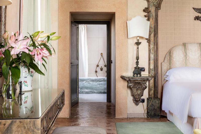 Suite with Sea View image 1