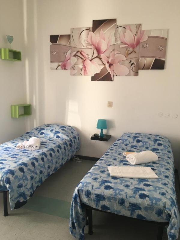 Budget One-Bedroom Apartment image 4