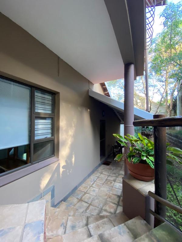Comfortable Spacious Garden Cottage - image 1