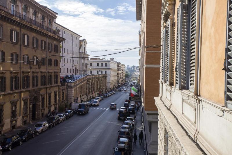 Standard Double or Twin Room image 3