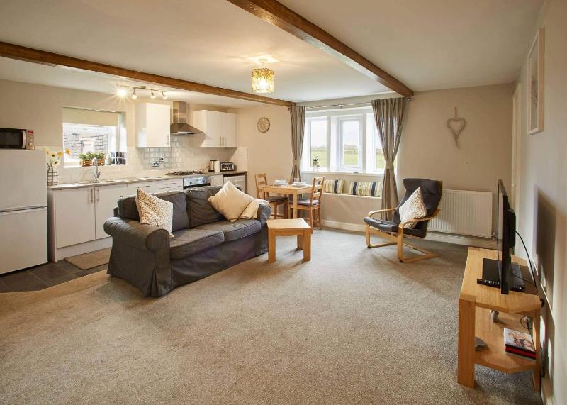 Two-Bedroom House image 3