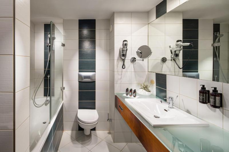 Executive Suite image 4