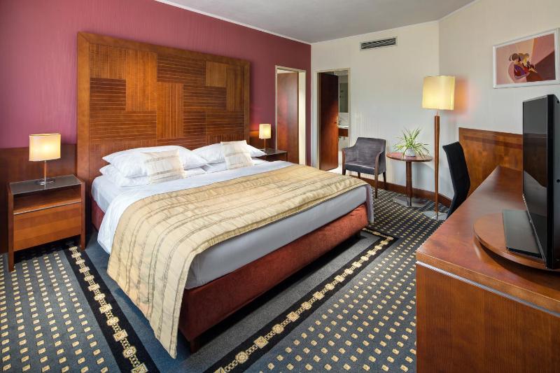 Executive Suite image 1