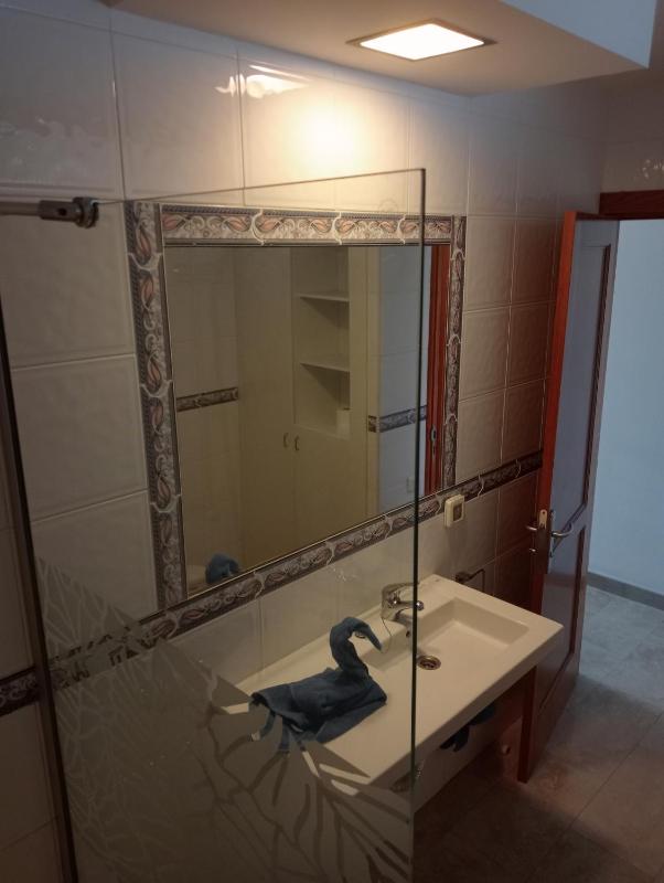 One-Bedroom Apartment with Sea View image 3