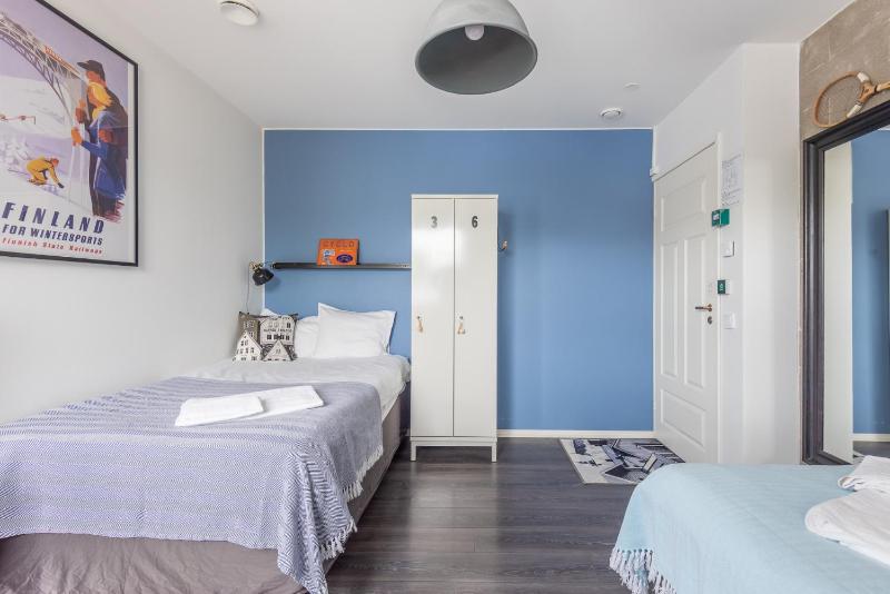 Twin Room with Shared Bathroom image 1