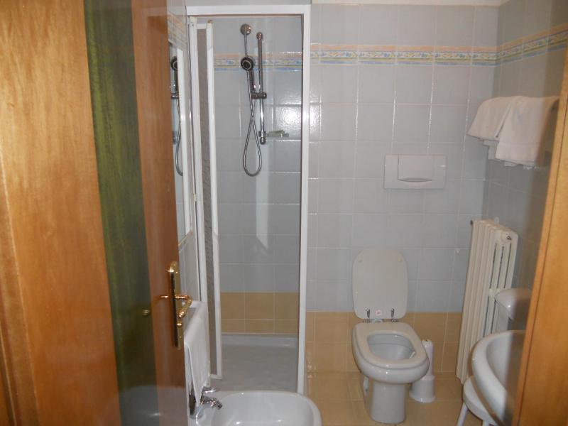 Double Room image 2
