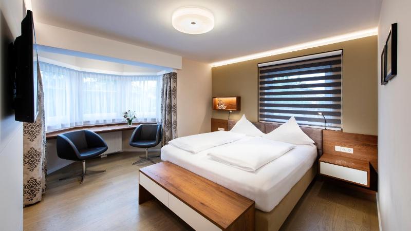Superior Double Room image 1