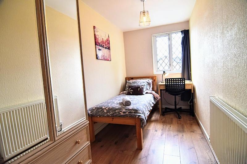 Three-Bedroom House image 4