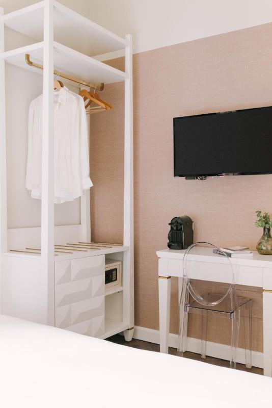 Superior Double Room image 4
