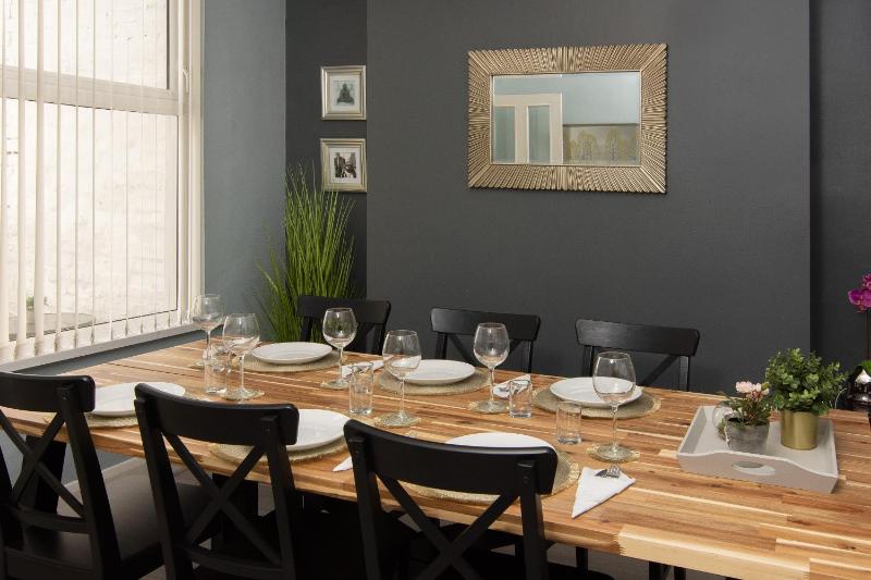 147 The Residence Images