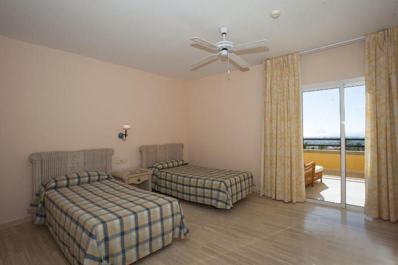 Two-Bedroom Suite image 3