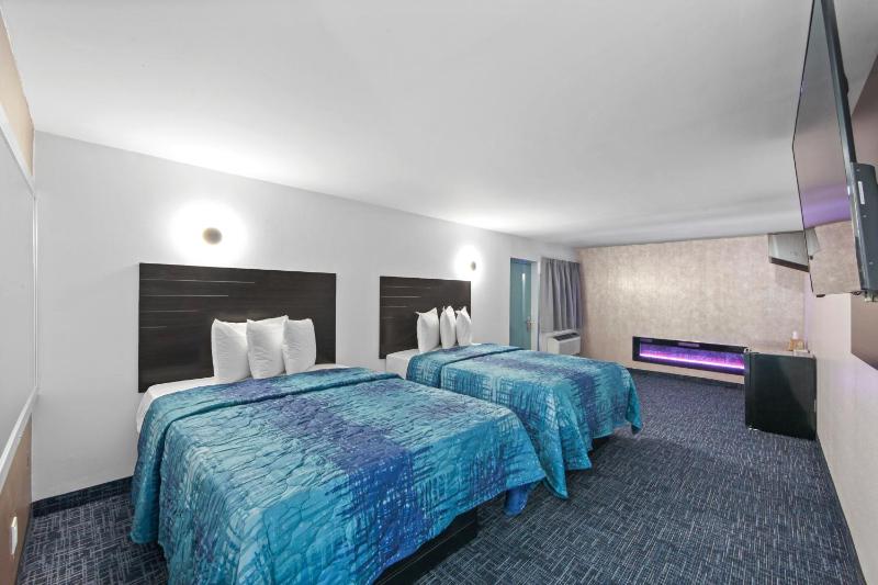 Deluxe Double Room image 1