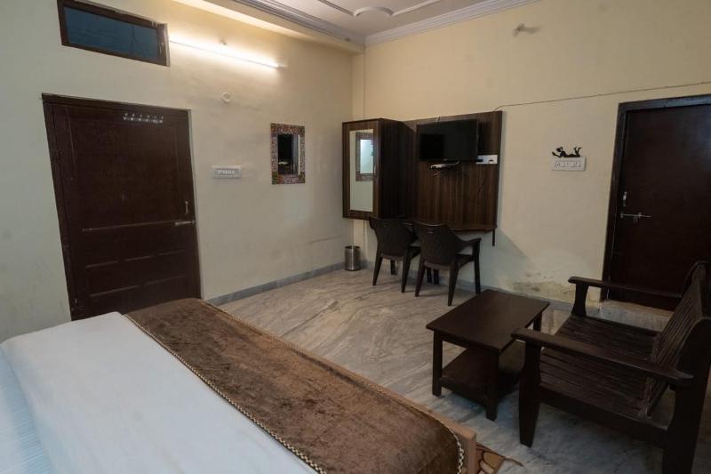 Hotel Lambodar - image 11