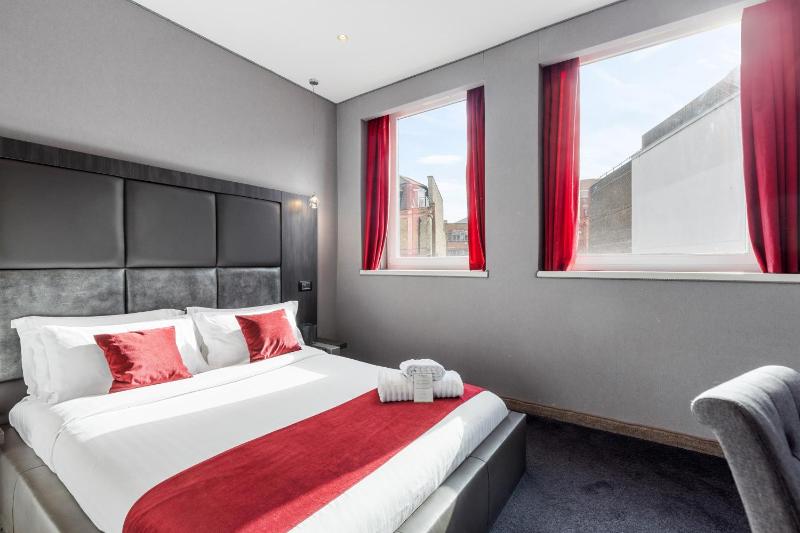 Standard Double Room image 4