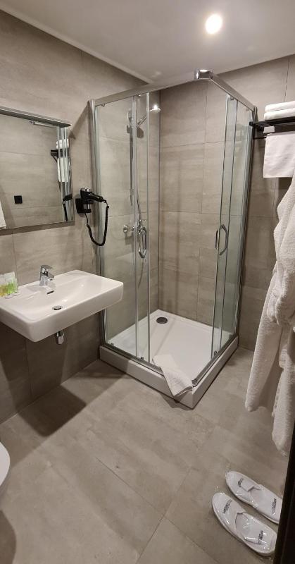 Double Room image 4