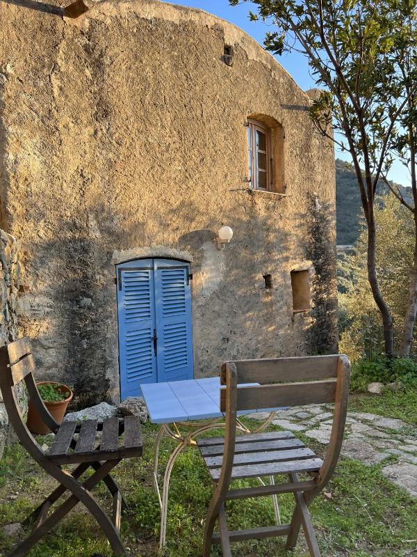 Superior Double Room with Bath and Sea View image 2
