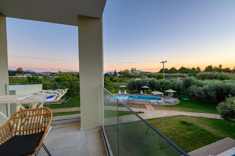 Comfort Triple Room with Shared Pool image 4
