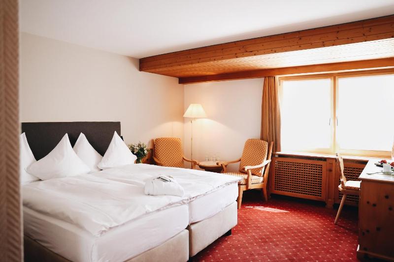Standard Double Room image 3