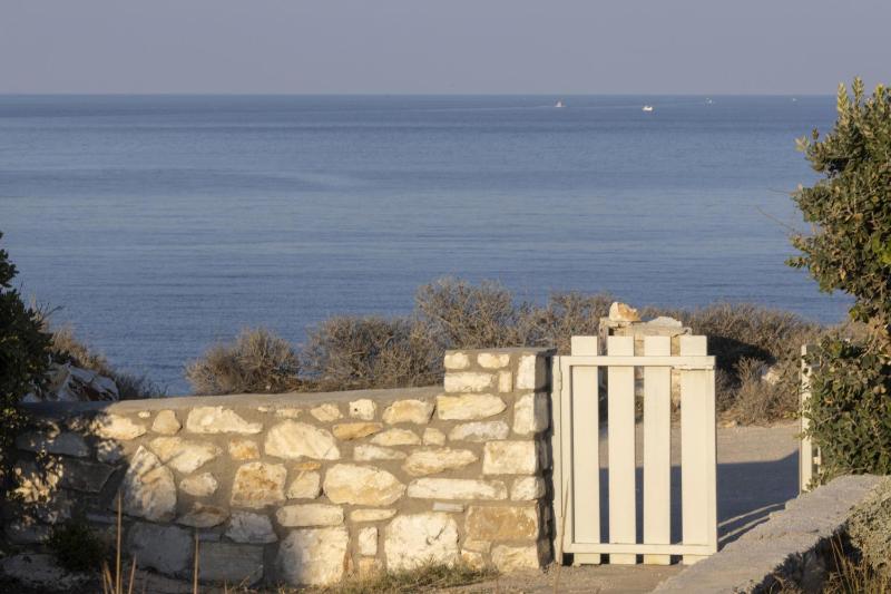Stunning Beachfront 3BR Villa that has it ALL! - image 21