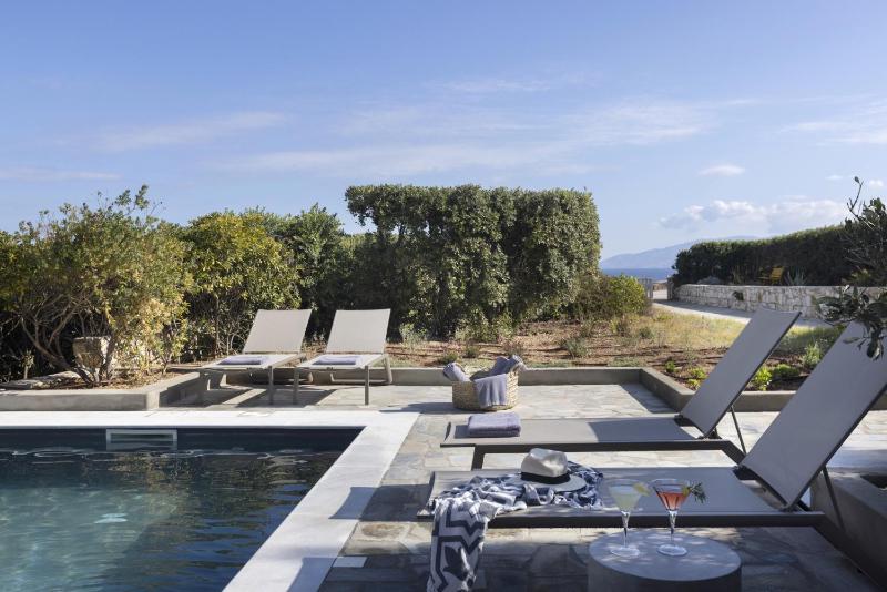 Stunning Beachfront 3BR Villa that has it ALL! - image 18