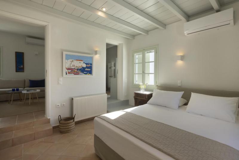 Stunning Beachfront 3BR Villa that has it ALL! - image 11