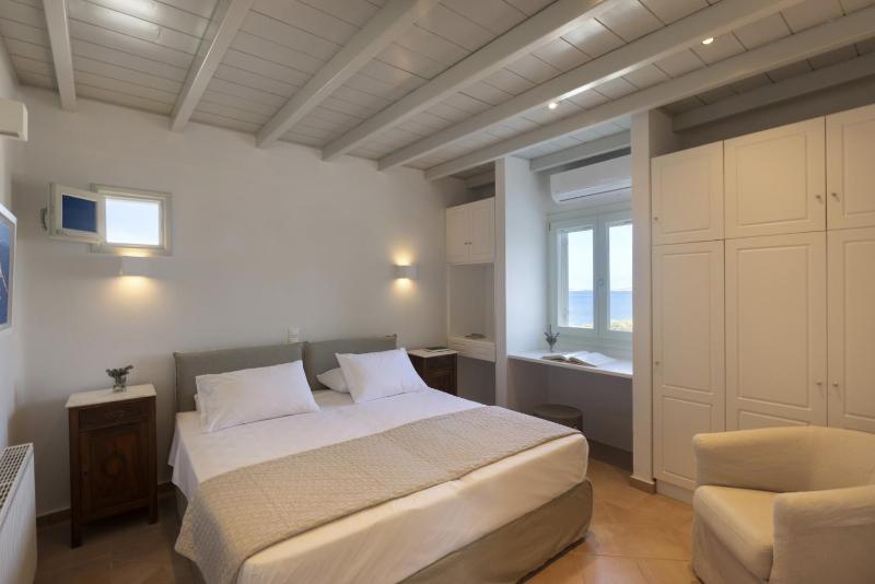 Stunning Beachfront 3BR Villa that has it ALL! - image 39