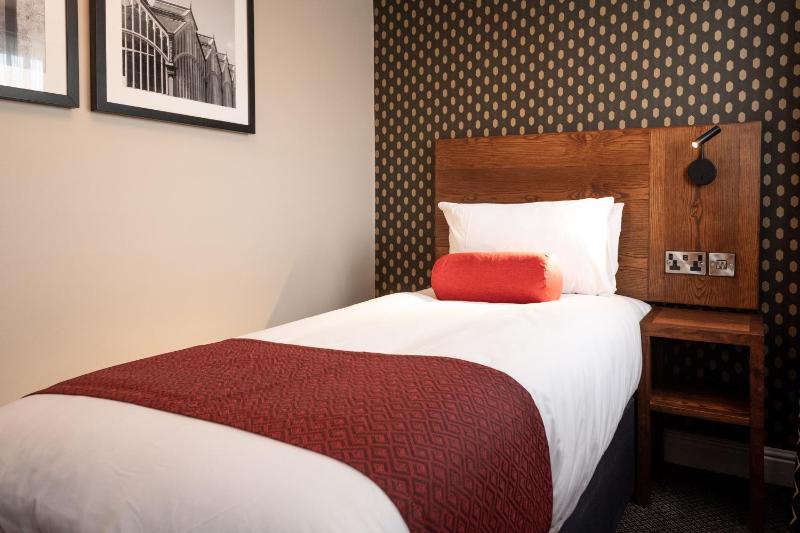 Single Room image 3