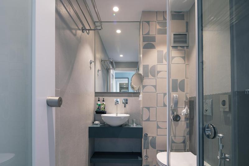 Standard Room with Pool View image 3