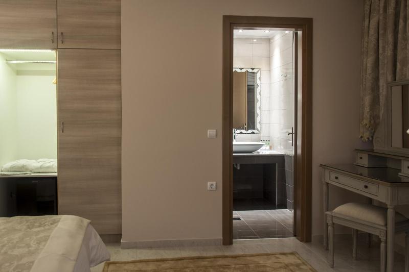Superior Double Room image 4