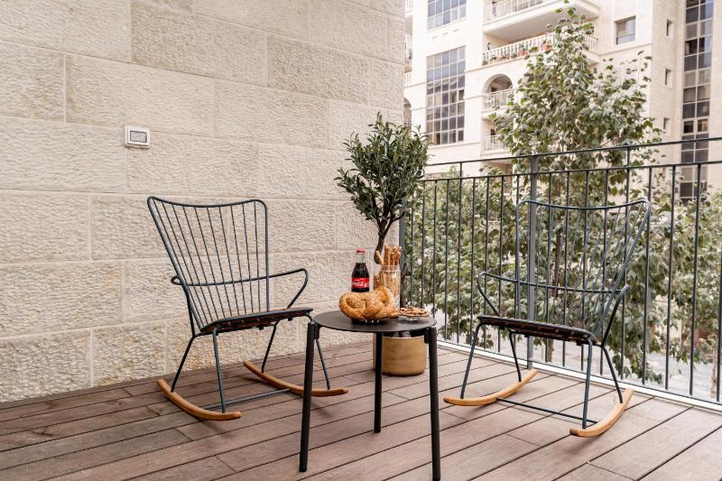 Designed 2BR with 2 bathroom Terrace and Parking - image 12